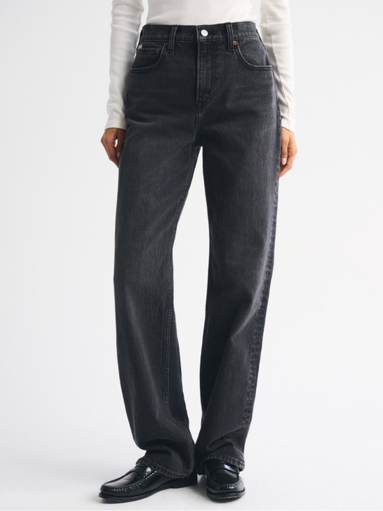 Abercrombie & Fitch Denim - ABERCROMBIE HIGH-RISE 90s RELAXED HEART EMBROIDERED JEANS - SHORT